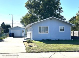 752 S Main Ave, Dickinson, ND 58601
