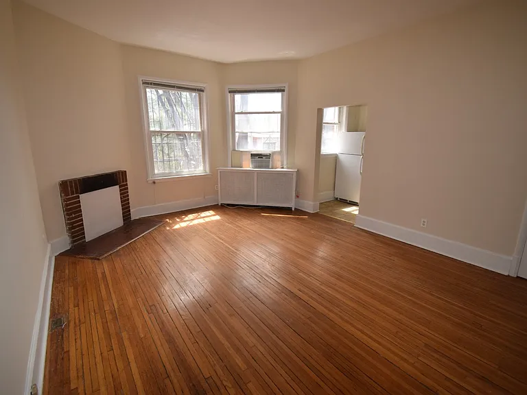 2112 O St NW — Photo 8
