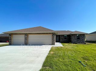227 W Canterbury Ln, Willard, MO 65781