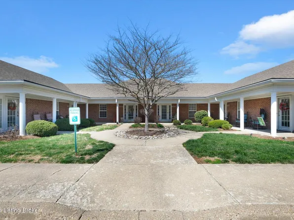 7616 Stovall Pl, Louisville, KY 40228