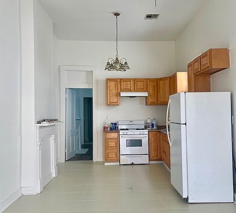 4th image of 2024 Delachaise St
