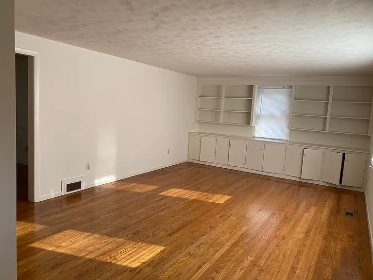 683 E Pleasant St — Photo 15