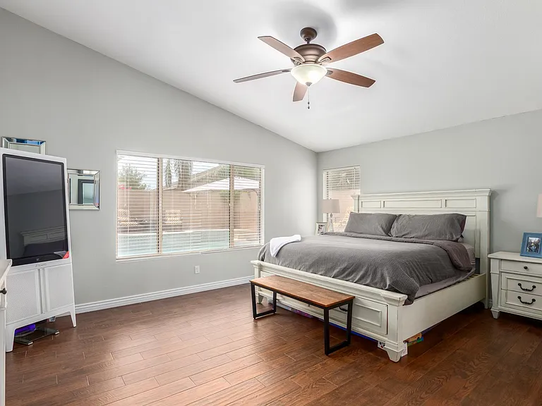3237 E San Remo Ave — Photo 9