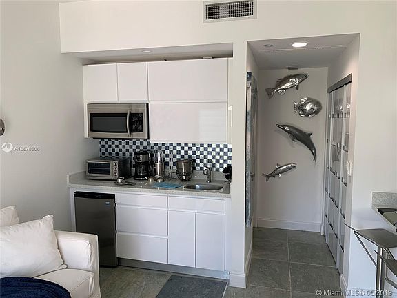 2nd image of 6365 Collins Ave #Cab3