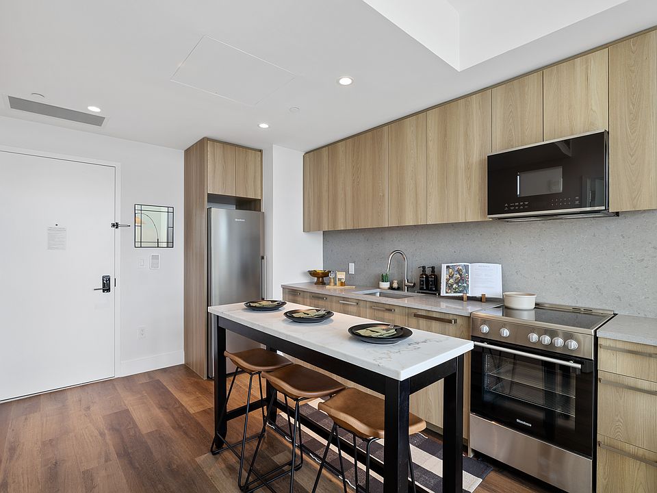 1st image of 34-35 44th St #603