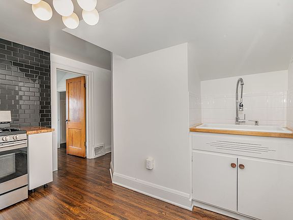 4th image of 2107 Grand St NE #2