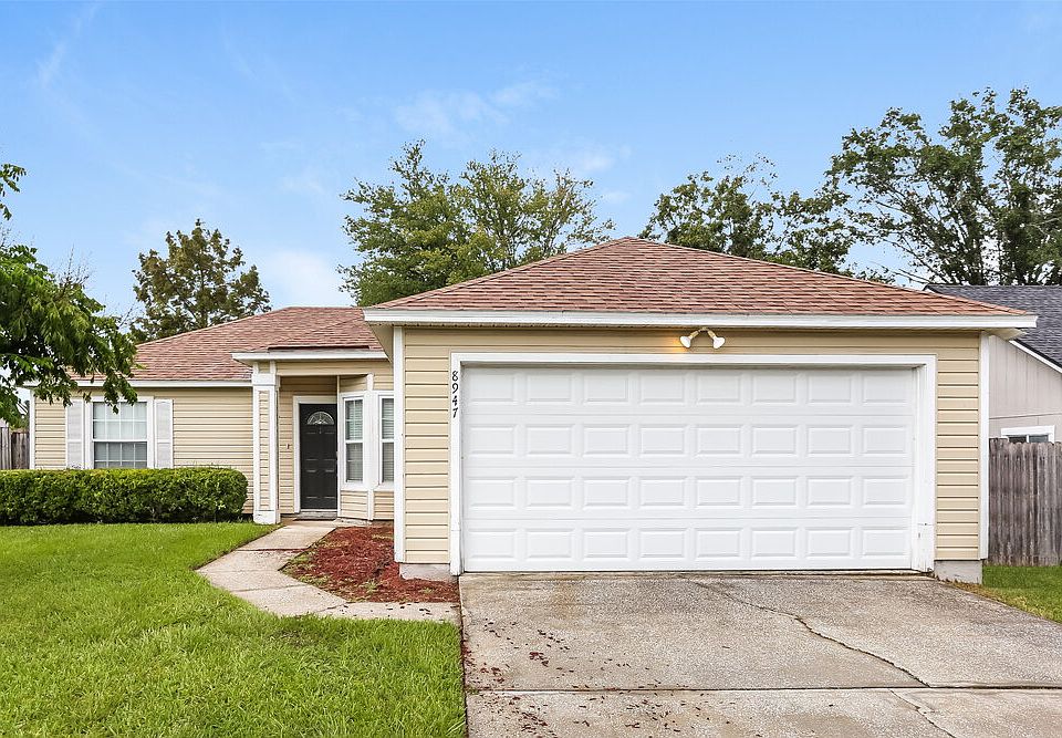 1st image of 8947 Castle Rock Dr