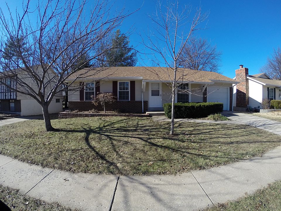 1st image of 2409 Village Glen Ct