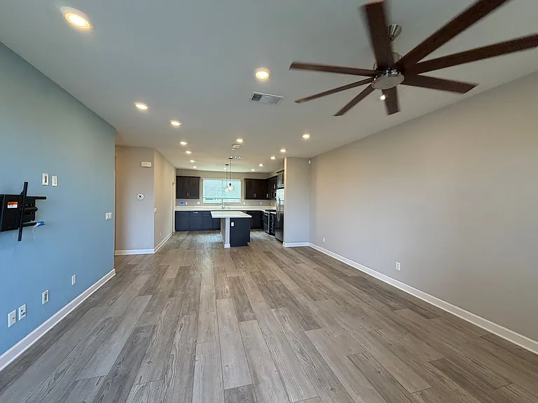 1922 Strata St #5 — Photo 12