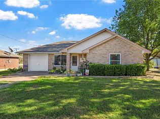 1516 E Navarro Ave, Mart, TX 76664