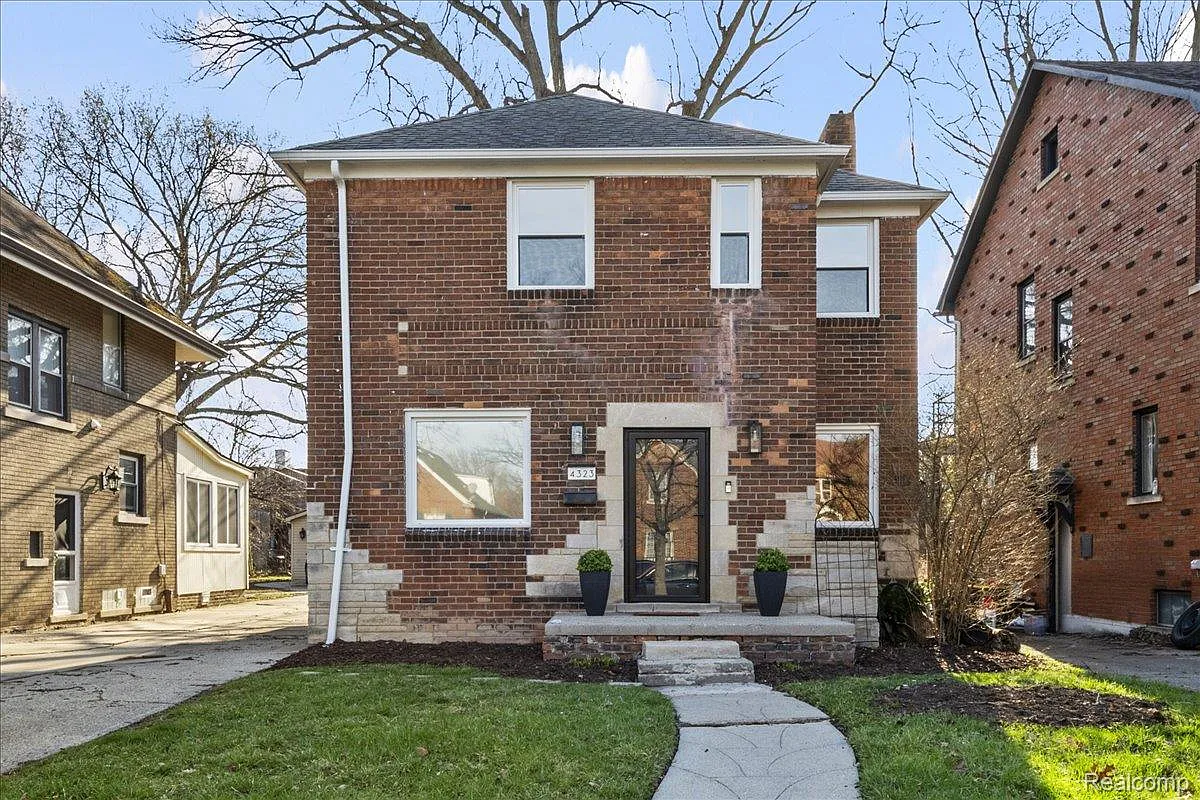 4323 Kensington Ave photo 1