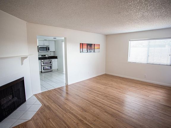 HB Style Elegant Living Room