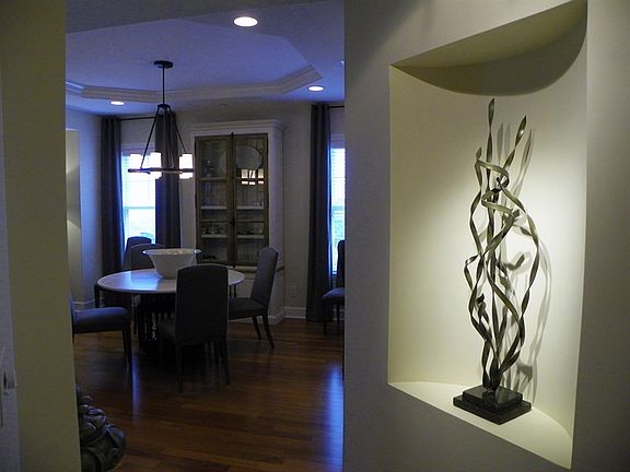 5th image of 124 Walnut St APT 408