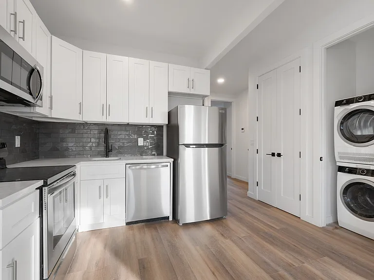 128 Franklin St #3 — Photo 4