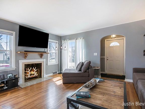 2nd image of 108 Garfield Ave NW