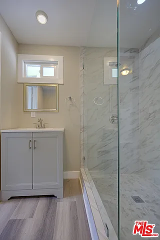 1127 N Formosa Ave — Photo 25
