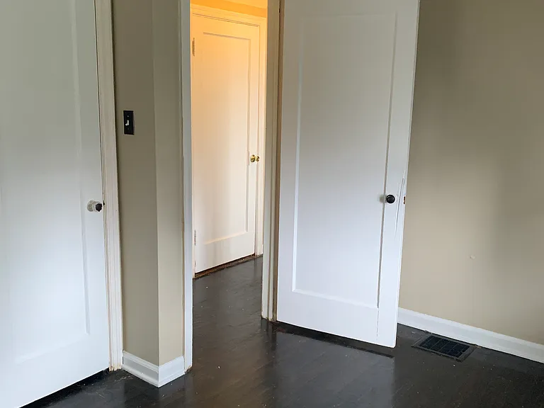 546 Butler Ave — Photo 16