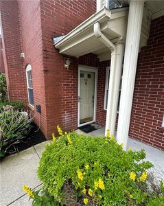 626 Smithfield Rd APT 906, North Providence, RI, 02904