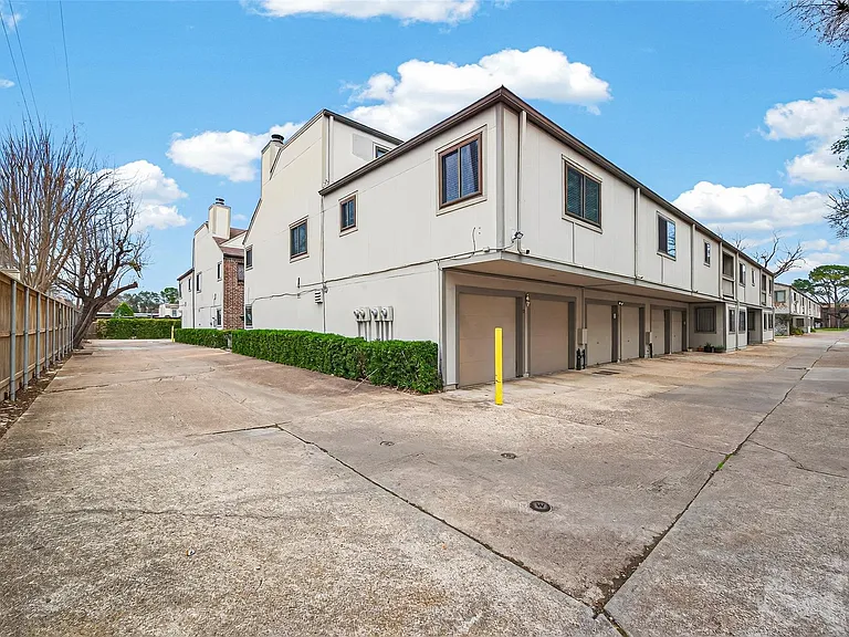 1114 Augusta Dr #10 — Photo 39