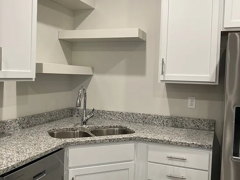 312 Lincoln St — Photo 21