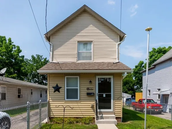 71 Elm St, Struthers, OH 44471