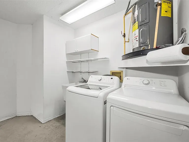 4638 Sheffield Dr — Photo 21
