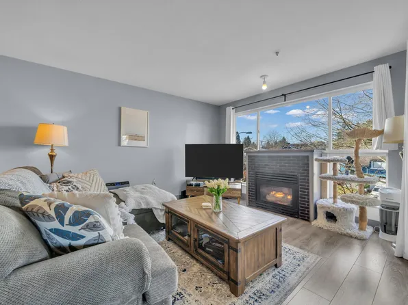 6390 196th St #301, Langley, BC V2Y 1J2