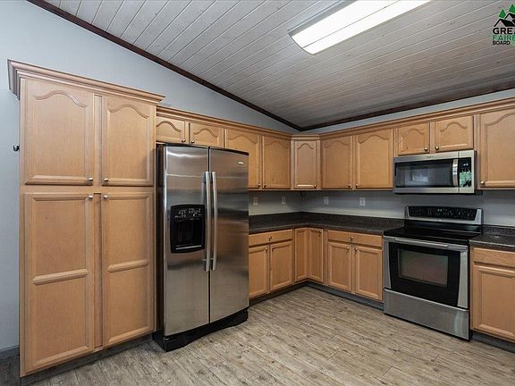 5th image of 622 Feliz St