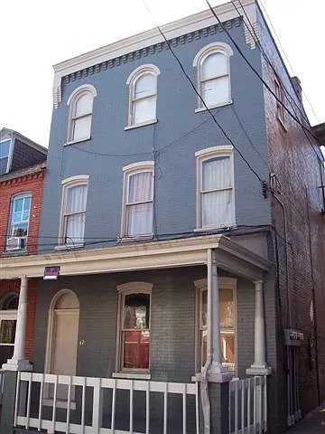 42 S Ann St photo 1