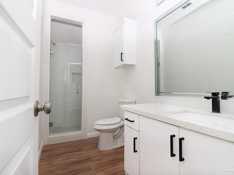 1312 S Xanthia St #4 — Photo 8