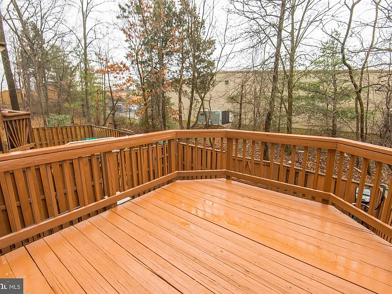 22037 Manning Sq — Photo 48