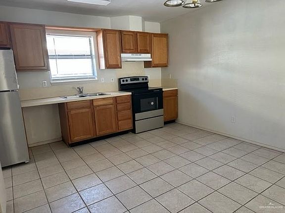 3rd image of 2022 Agua Fina Ave
