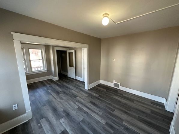 3229-3233 W Burleigh St