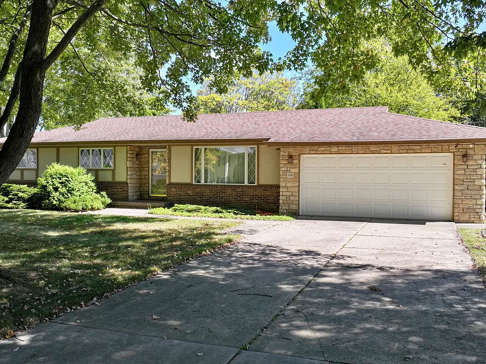 400 Hickory Ln