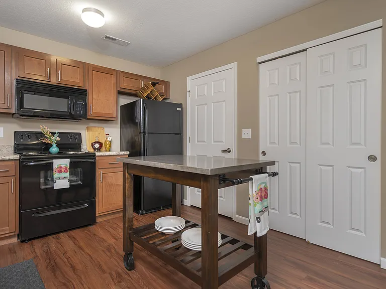Bedford Place Apartments — Photo 17