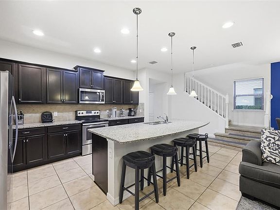 3rd image of 8851 Geneve Ct