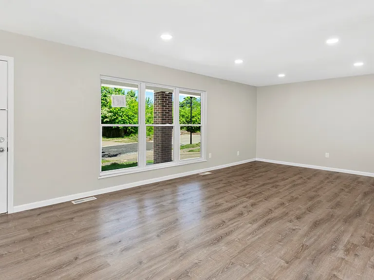 14524 Fox Chase Dr — Photo 3