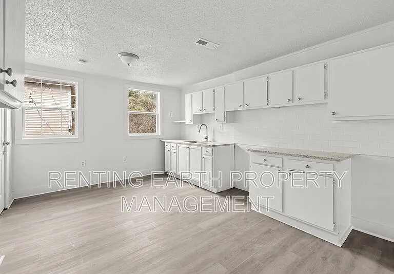 2712 24th St W — Photo 15