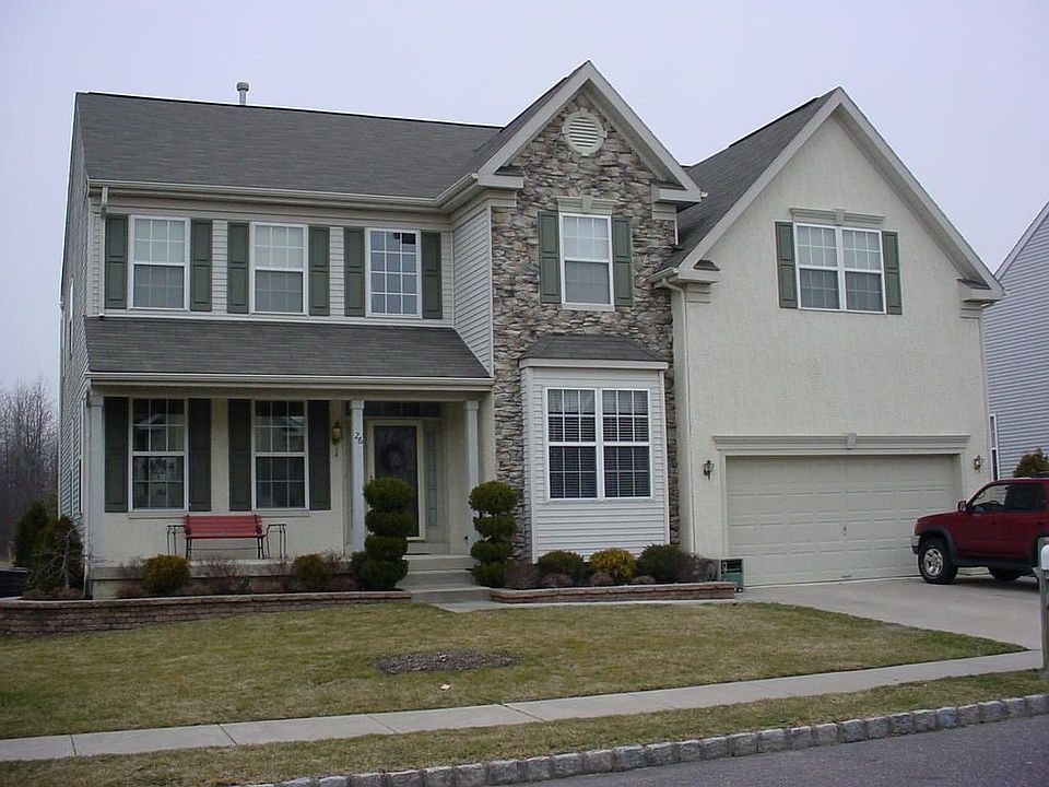 1st image of 26 Stratton Ln