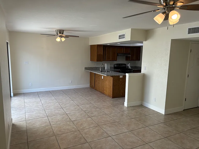 819 E Redondo Dr — Photo 10