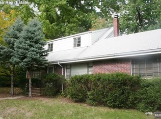 345 Billington Rd, Teaneck, NJ 07666