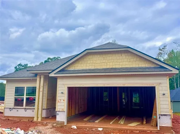 313 Magnolia Villas Dr, Cornelia, GA 30531