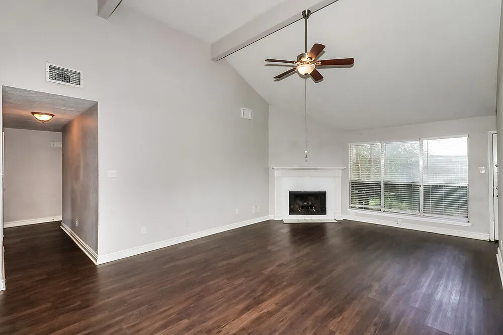 4 bed, 2.0 bath, 1661 sqft, $1,790 — Photo 3