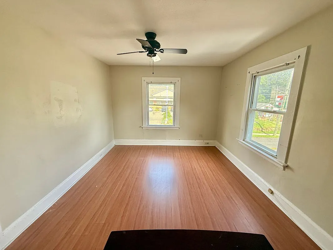 1 bed, 1.0 bath, 2016 sqft, $1,550 — Photo 4