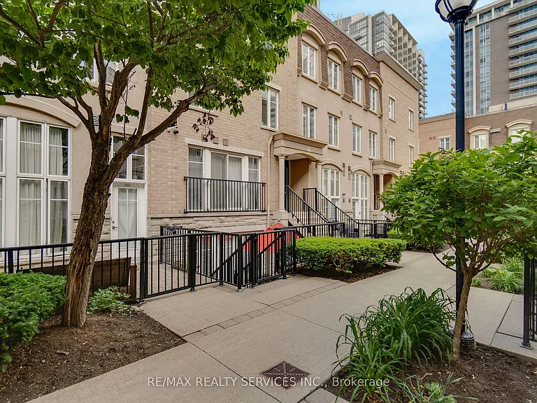 38 Western Battery Rd #632 — Photo 21