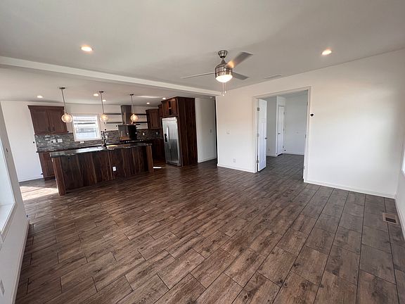 3rd image of 1300 Whitetail Ave #117