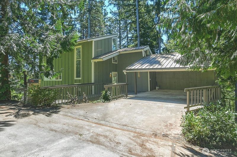 3rd image of 2425 Archwood Drive