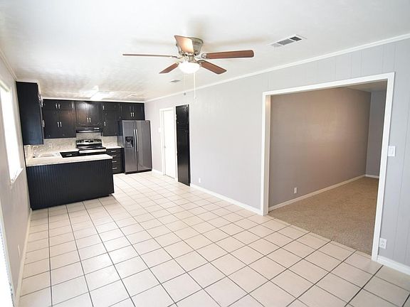 4th image of 3021 Shady Hill Dr