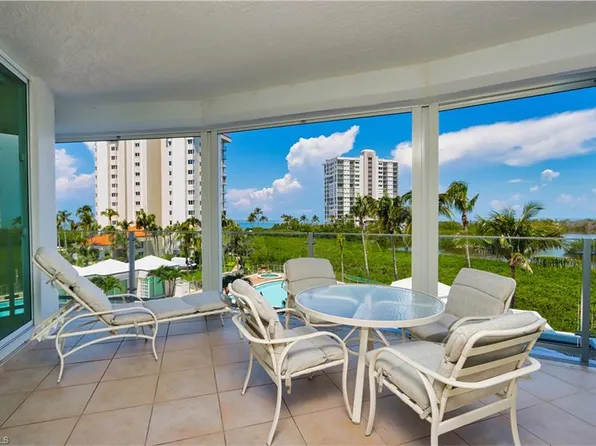 60 Seagate Dr, Naples, FL