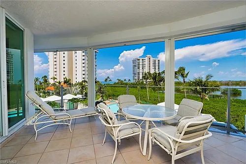 60 Seagate Dr #402 Photo 1